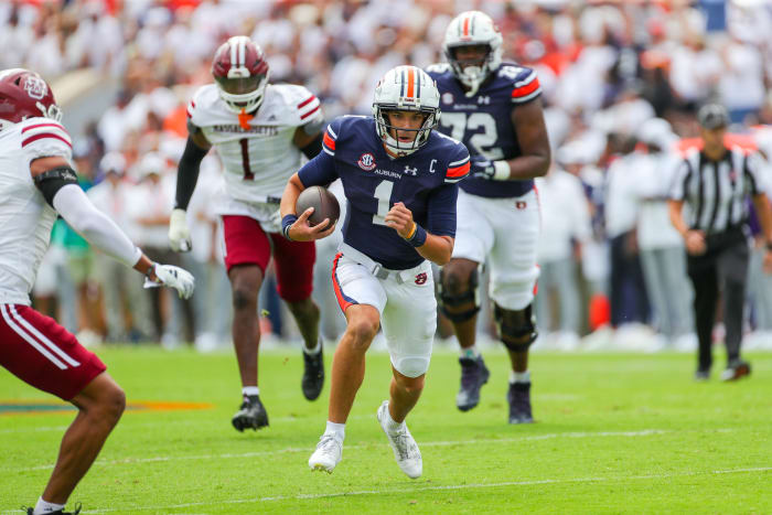 Payton Thorne vs UMass - Eric Starling/Auburn Daily